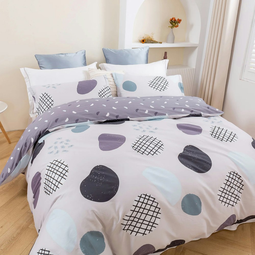 Dreamaker Orion 100% Cotton Reversible Quilt Cover Set