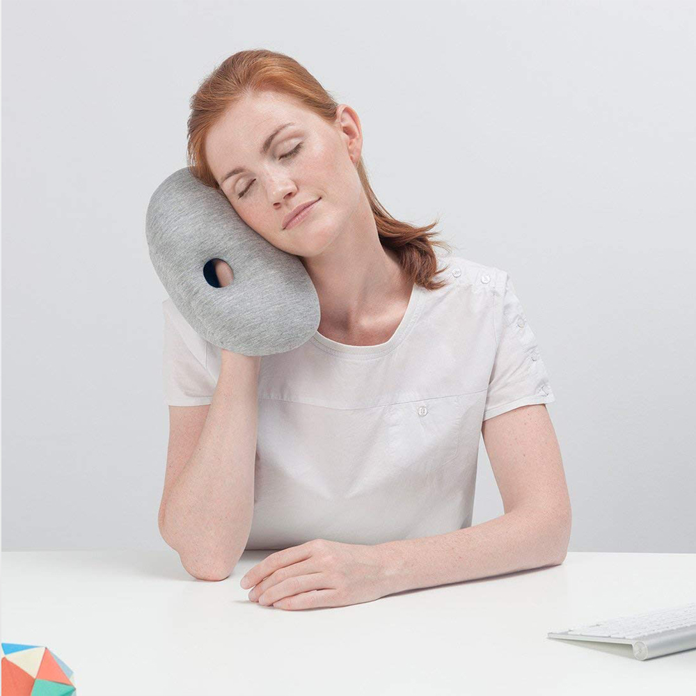 Mini travel outlet pillow