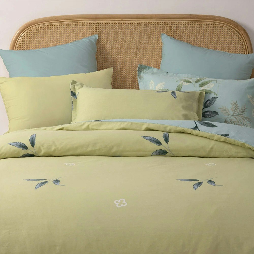 Dreamaker Penelope 100% Cotton Reversible Quilt Cover Set