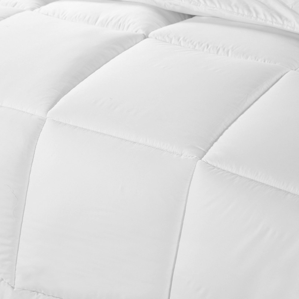 Ultra Warm Microfibre 800GSM Winter Quilt Close up
