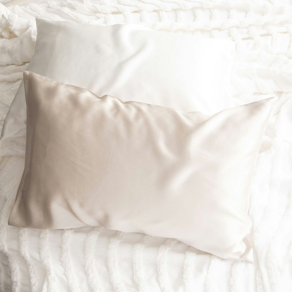Renee Taylor 100% Mulberry Silk Pillowcase Sand