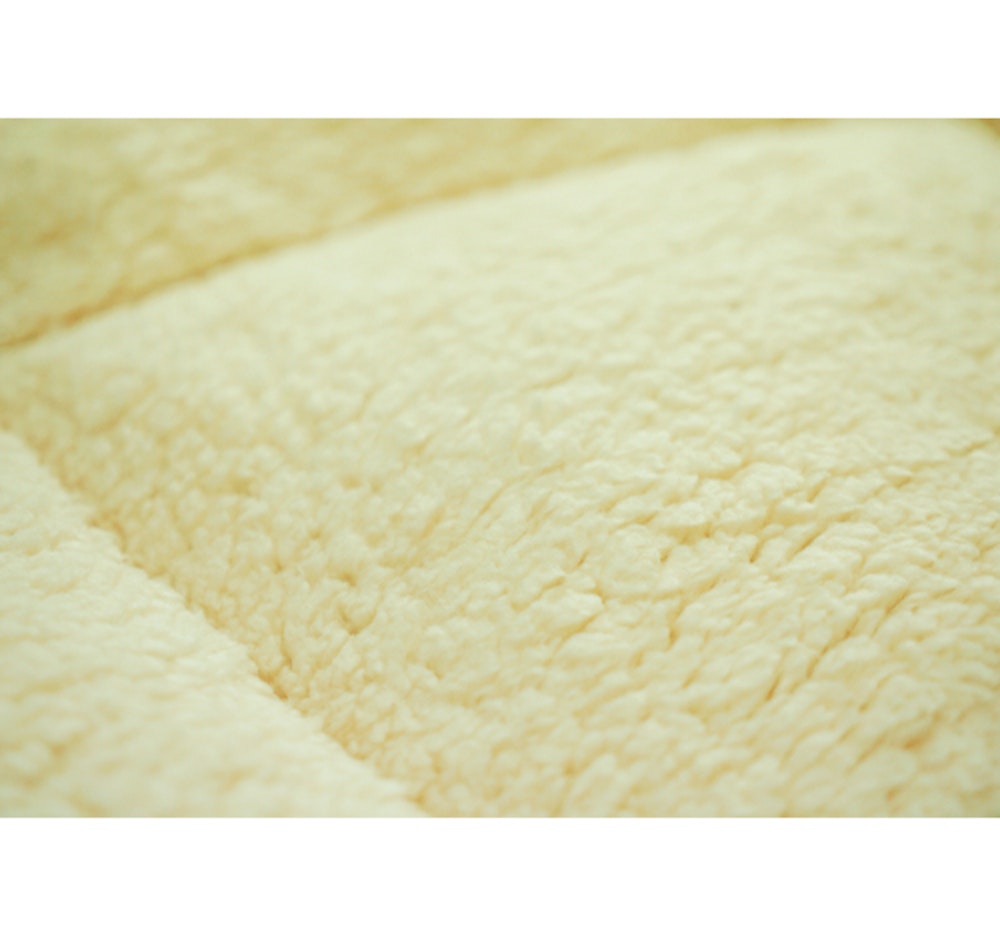 Ramesses 1600gsm Sherpa Mattress Topper Fleece Material