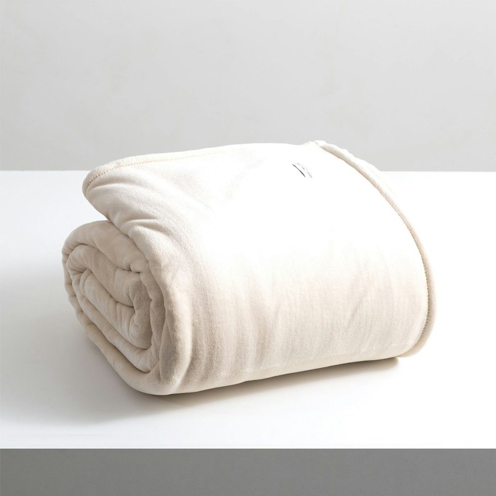 Renee Taylor Heston 380 GSM Ultra Soft Velvet Blanket