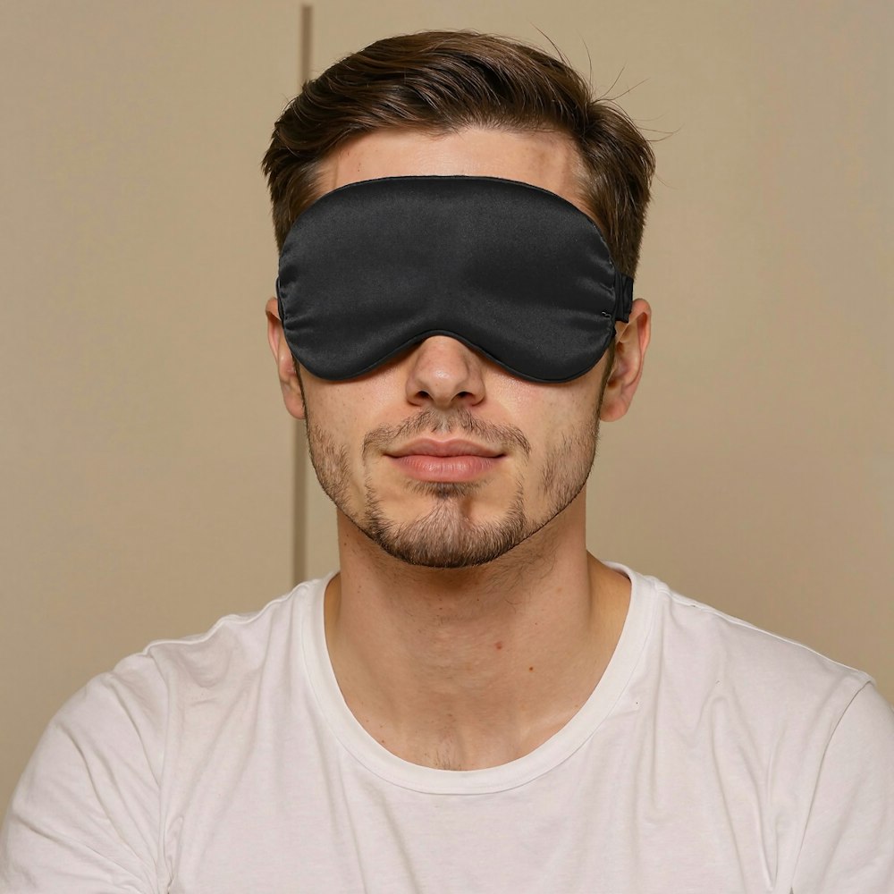 Travel Easy Luxurious Mulberry Silk Black Sleep Mask Lifestyle