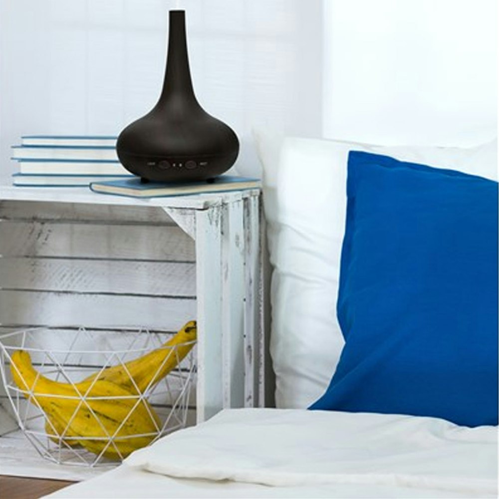 wood-grain-tulip-diffuser-darkwood-lifestyle